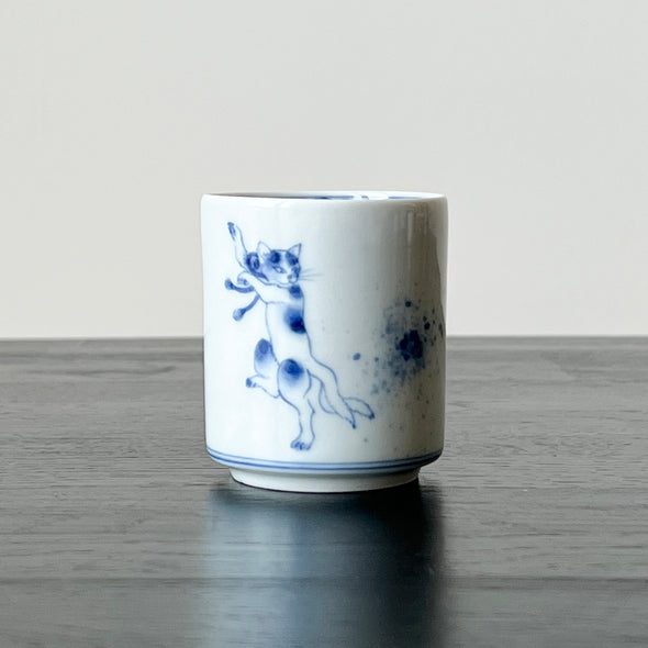 Handpainted Arita Porcelain Teacup RAI-66