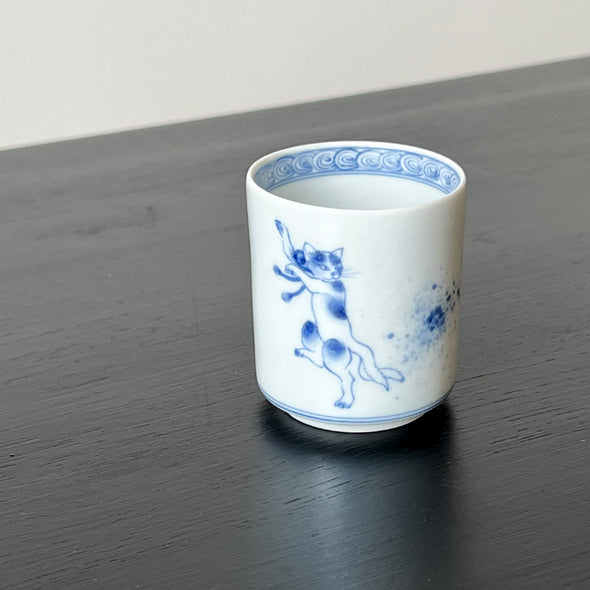 Handpainted Arita Porcelain Teacup RAI-66